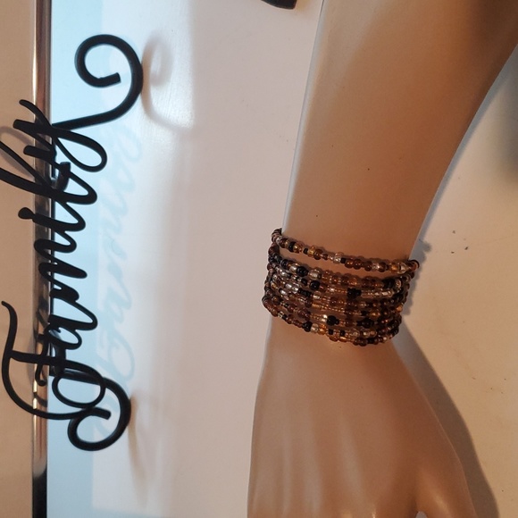 2/$15 Sale Beaded Wrap Bracelet - Picture 4 of 6